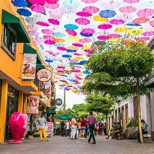 Callejón de los paraguas en Tlaquepaque
